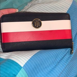 tommy hilfiger back pack